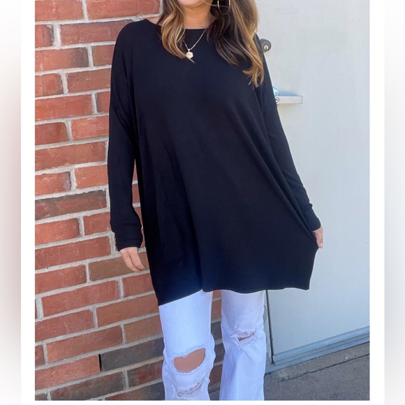 18 DOLMAN LONG SLEEVE ROUND NECK WITH SIDE SLITS HI-LOW HEM TOP - Picture 1 of 4